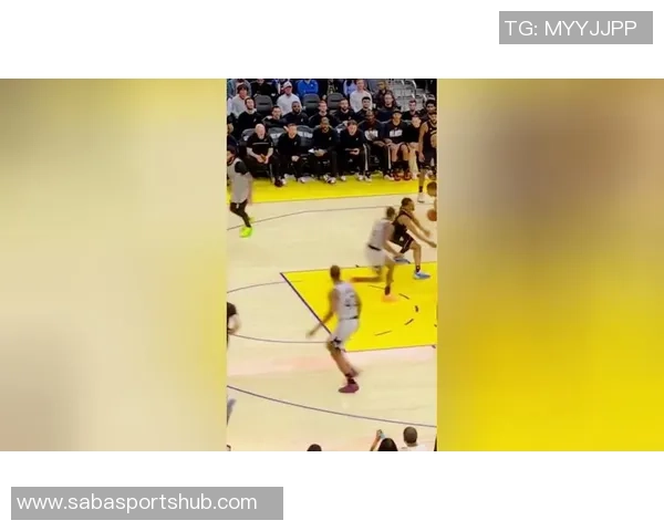 文班亚马赞哈里森巴恩斯场上表现出色始终如一的可靠性 文班亚马赞哈里森巴恩斯场上表现出色始终如一的可靠性