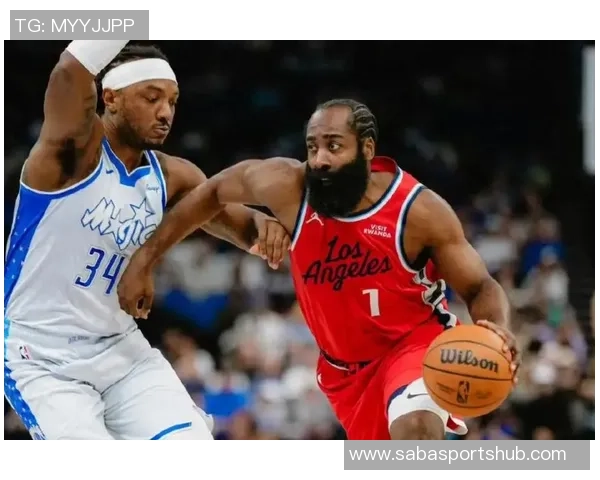 小卡三节狂砍51分挑战快船单场得分纪录哈登55分能否被打破 小卡三节狂砍51分挑战快船单场得分纪录哈登55分能否被打破